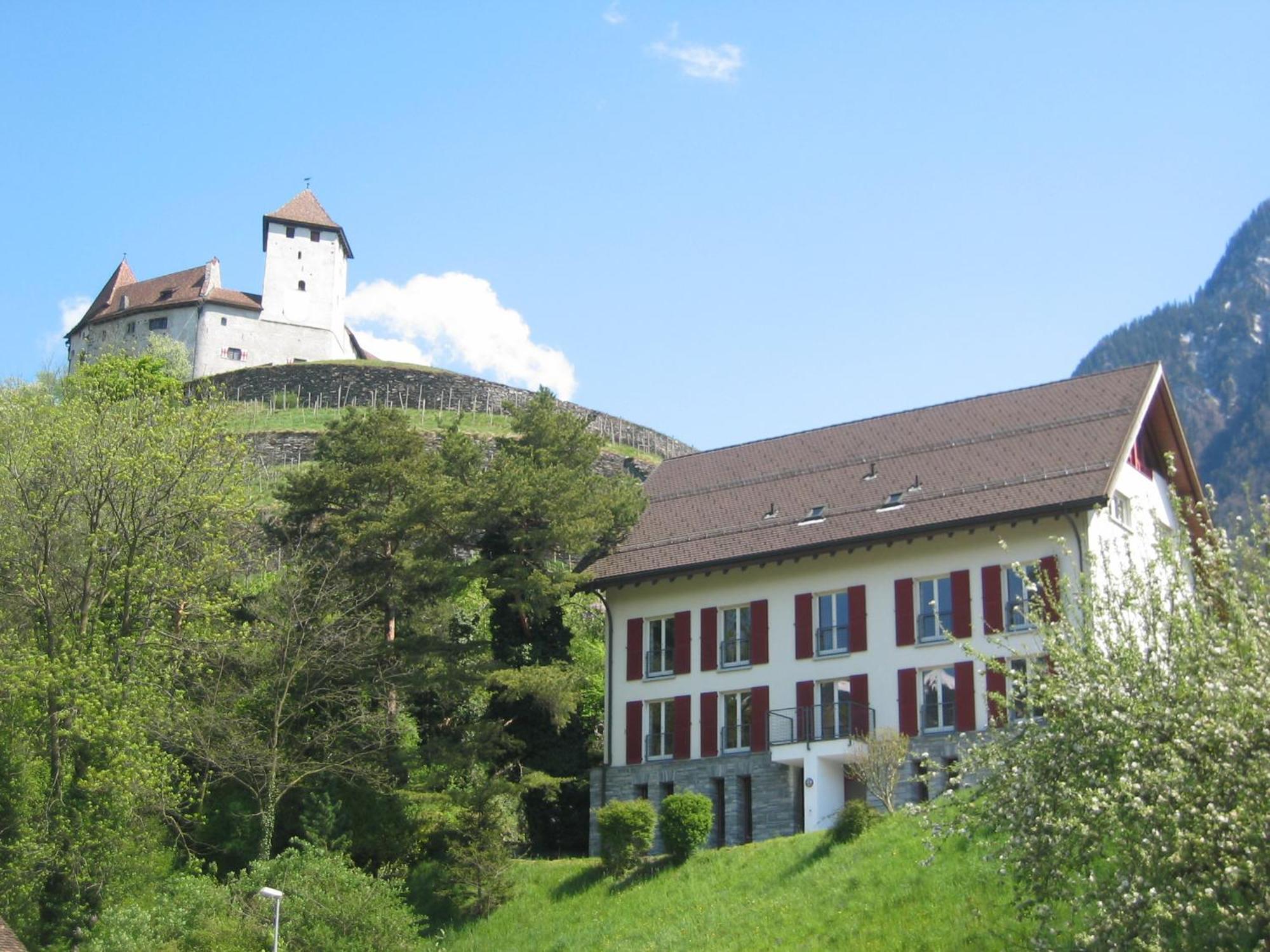 Haus Gutenberg Balzers Buitenkant foto